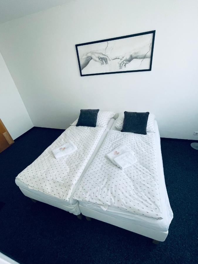 Apartmany Bryksova Prague Ngoại thất bức ảnh